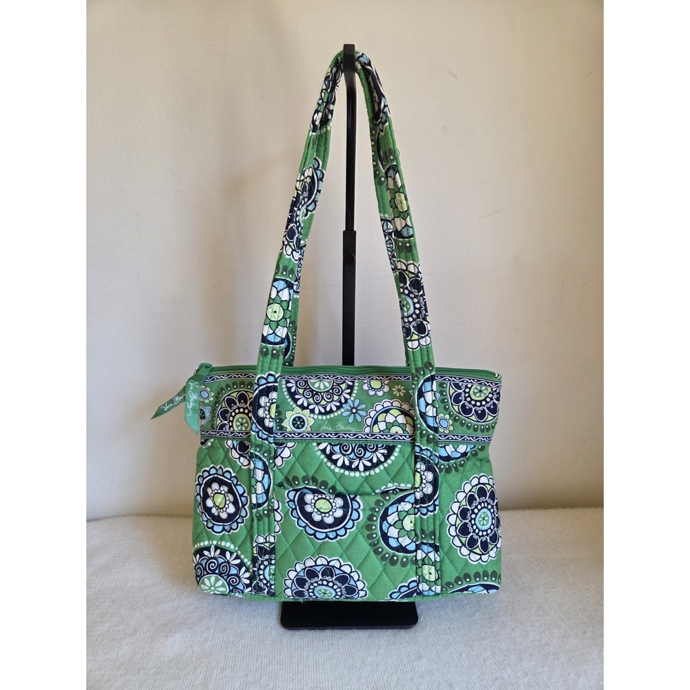Retired Vera Bradley Green Medallion Shoulder Bag – Quilted Cotton – Classic VB - Picture 1 of 8